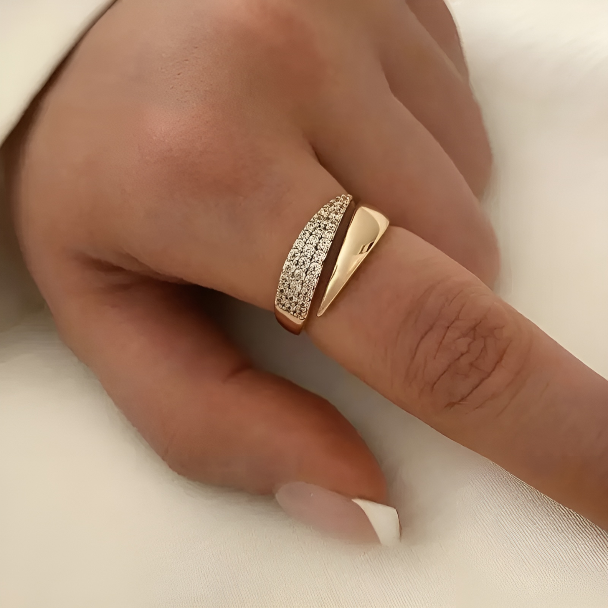 Julie | Elegant Haven-ring